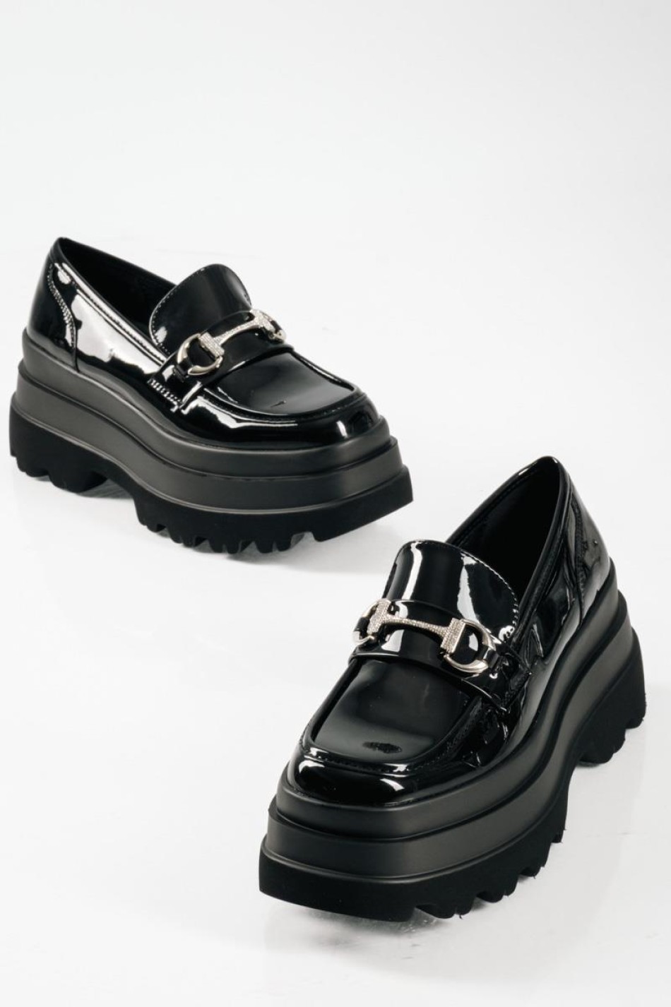 Δίσολο chunky loafer με στρασάκια στη διακοσμητική αγκράφα ΜΑΥΡΟ