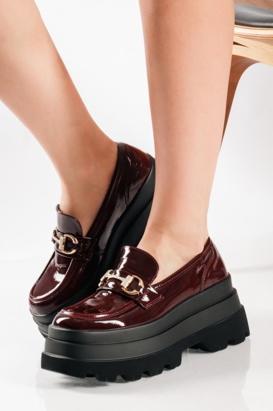Δίσολο chunky loafer με στρασάκια στη διακοσμητική αγκράφα ΜΠΟΡΝΤΩ Δίσολο chunky loafer με στρασάκια στη διακοσμητική αγκράφα ΜΠΟΡΝΤΩ