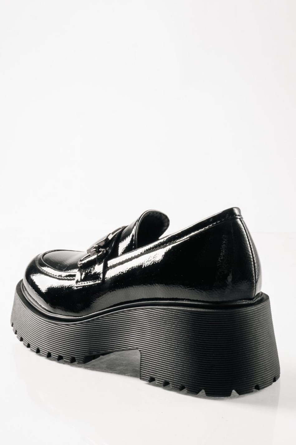 Λουστρίνι loafers με τρακτερωτή chunky σόλα ΜΑΥΡΟ