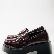 Λουστρίνι loafers με τρακτερωτή chunky σόλα ΜΠΟΡΝΤΩ Λουστρίνι loafers με τρακτερωτή chunky σόλα ΜΠΟΡΝΤΩ