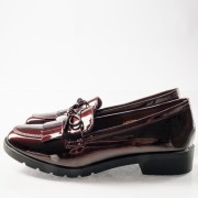 Flat λουστρίνι loafers με κρόσια σε old fashioned στυλ ΜΠΟΡΝΤΩ Flat λουστρίνι loafers με κρόσια σε old fashioned στυλ ΜΠΟΡΝΤΩ