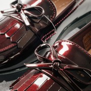 Flat λουστρίνι loafers με κρόσια σε old fashioned στυλ ΜΠΟΡΝΤΩ Flat λουστρίνι loafers με κρόσια σε old fashioned στυλ ΜΠΟΡΝΤΩ