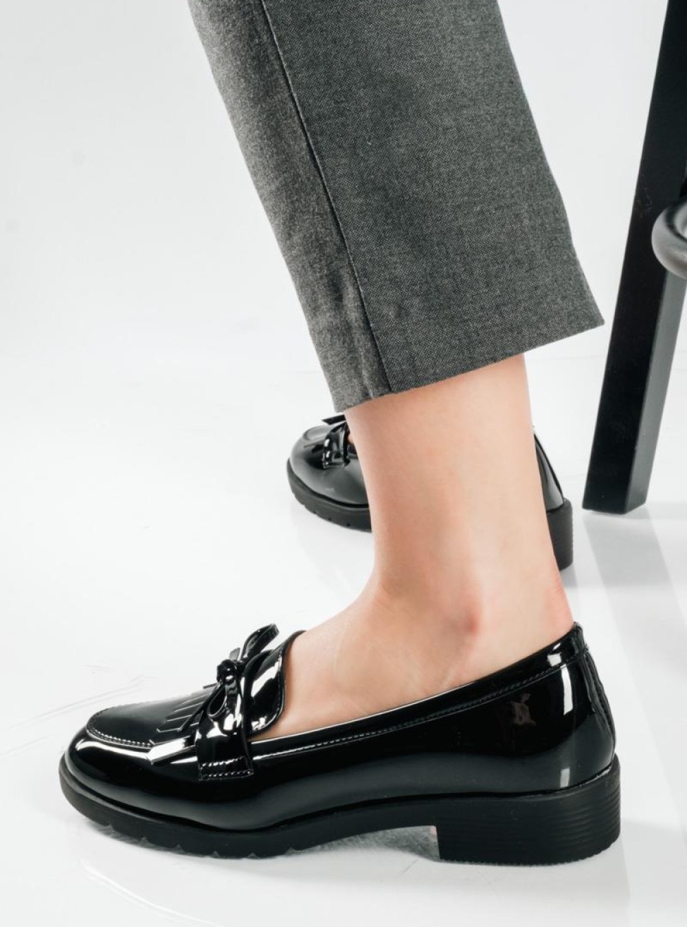 Flat λουστρίνι loafers με κρόσια σε old fashioned στυλ ΜΑΥΡΟ Flat λουστρίνι loafers με κρόσια σε old fashioned στυλ ΜΑΥΡΟ