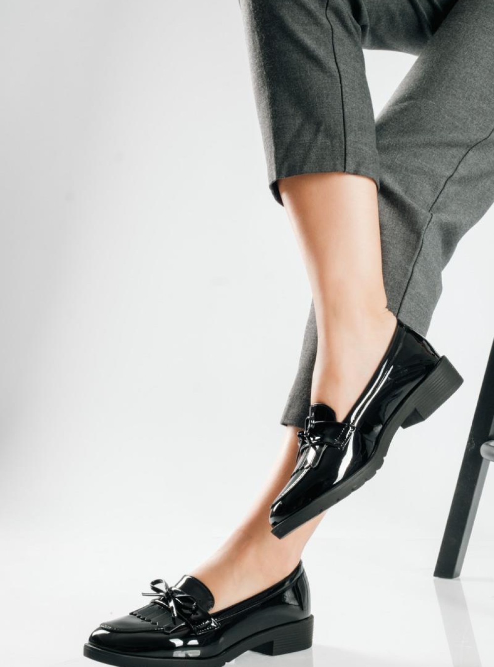 Flat λουστρίνι loafers με κρόσια σε old fashioned στυλ ΜΑΥΡΟ Flat λουστρίνι loafers με κρόσια σε old fashioned στυλ ΜΑΥΡΟ