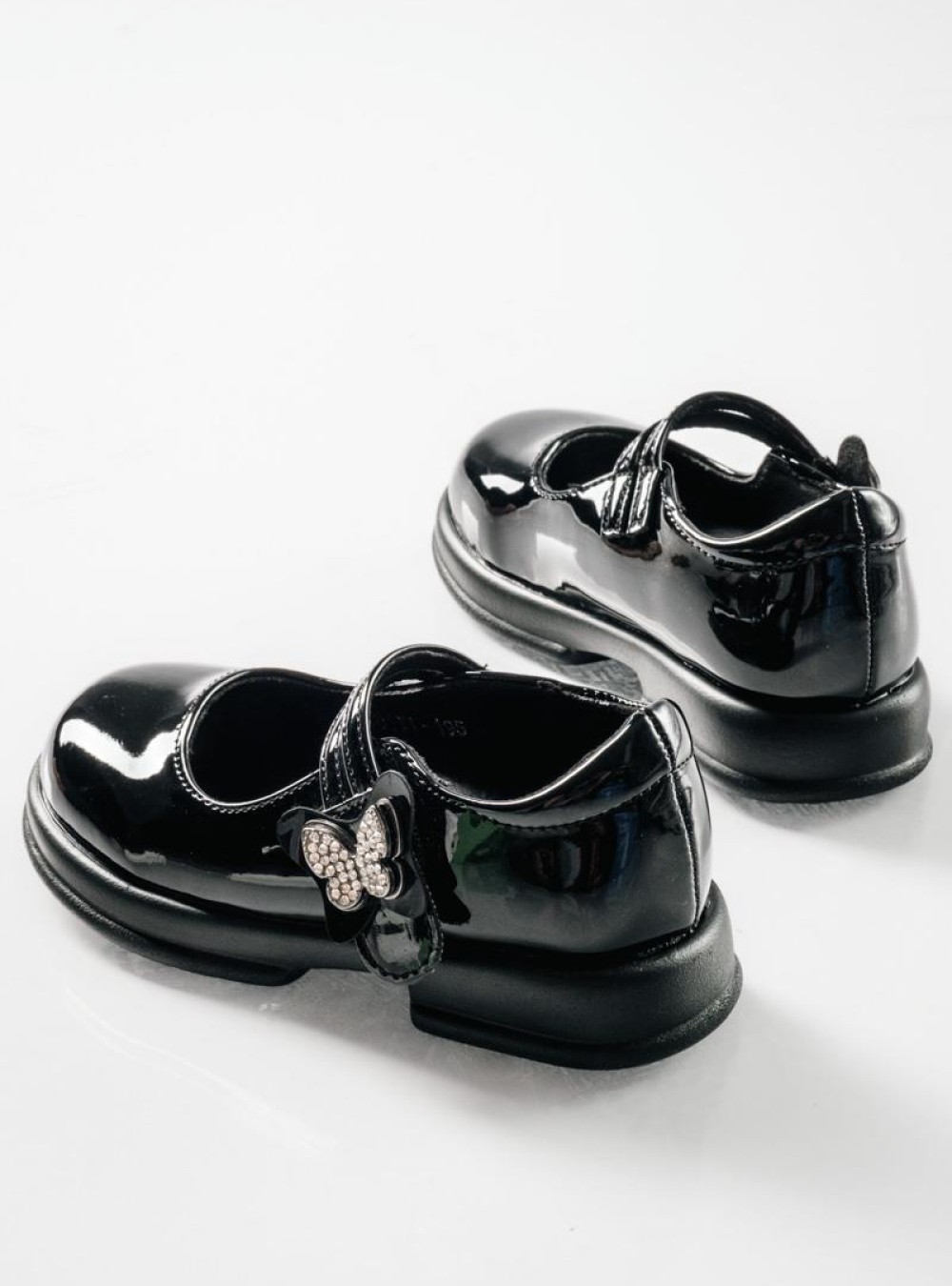 IQ μπαλαρίνες για κορίτσια διακοσμημένες με εντυπωσιακή πεταλούδα με στρας ΜΑΥΡΟ IQ μπαλαρίνες για κορίτσια διακοσμημένες με εντυπωσιακή πεταλούδα με στρας ΜΑΥΡΟ