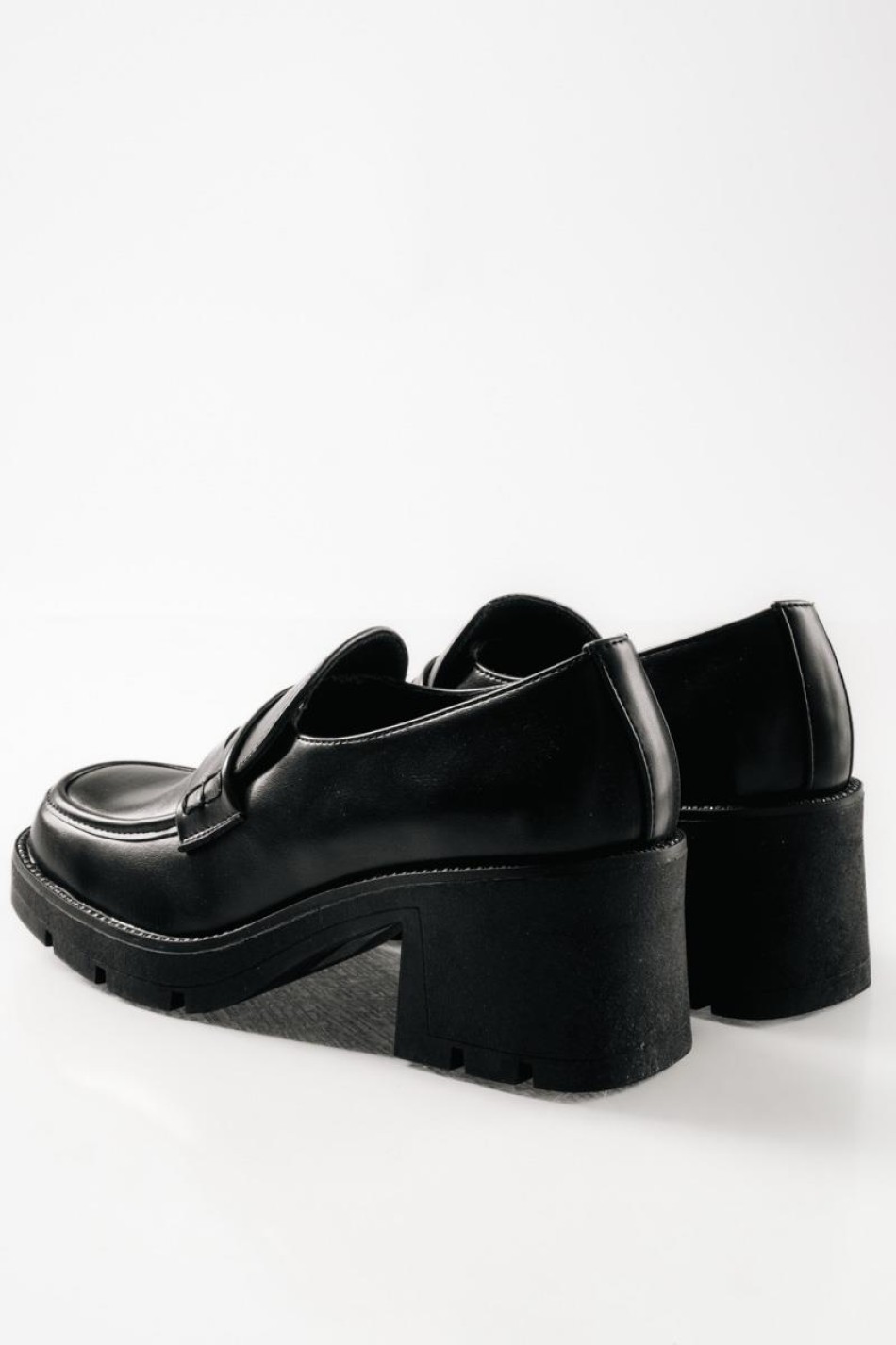 Office loafer με chunky τακούνι και minimal γράμμη ΜΑΥΡΟ
