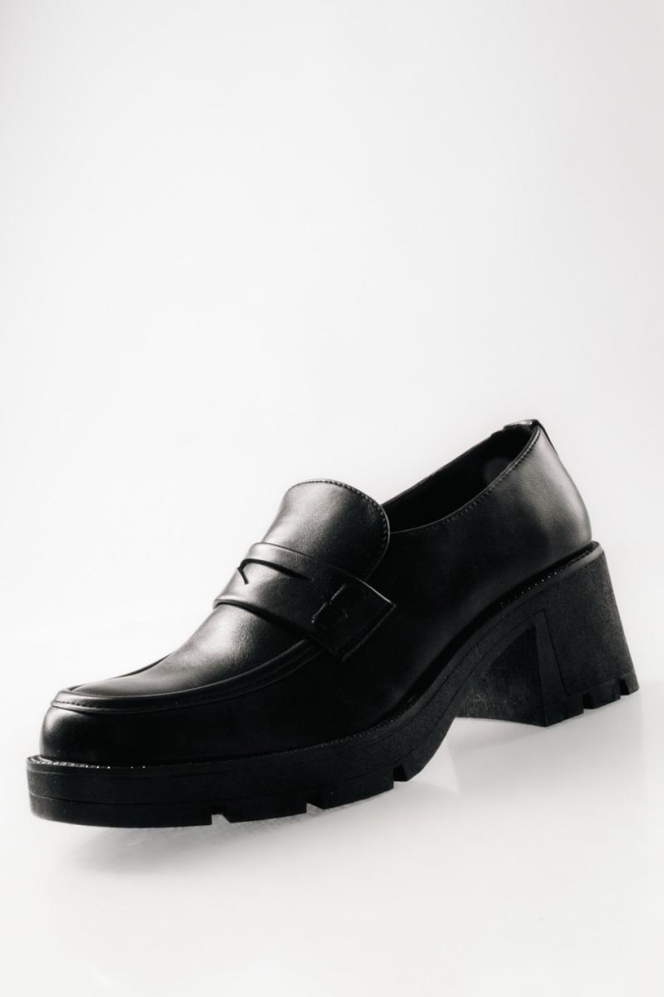 Office loafer με chunky τακούνι και minimal γράμμη ΜΑΥΡΟ Office loafer με chunky τακούνι και minimal γράμμη ΜΑΥΡΟ