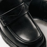 Office loafer με chunky τακούνι και minimal γράμμη ΜΑΥΡΟ Office loafer με chunky τακούνι και minimal γράμμη ΜΑΥΡΟ