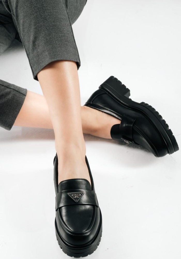 Urban chunky loafers με διακοσμητικό λογότυπο ΜΑΥΡΟ