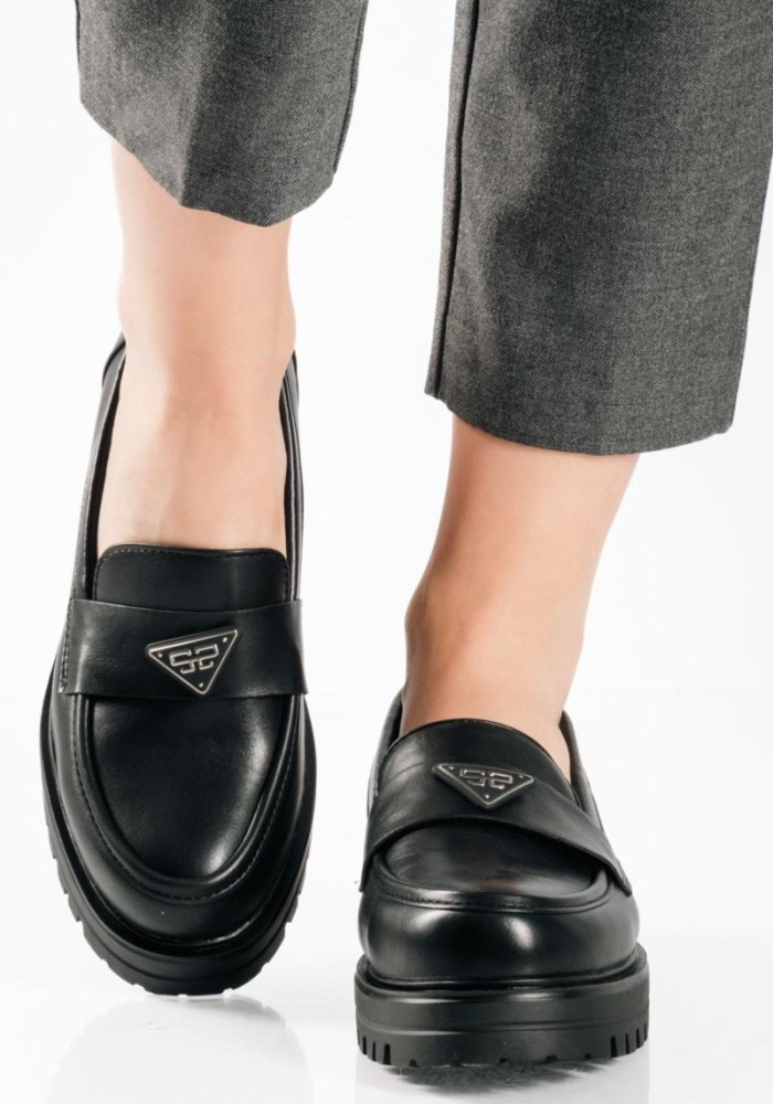 Urban chunky loafers με διακοσμητικό λογότυπο ΜΑΥΡΟ