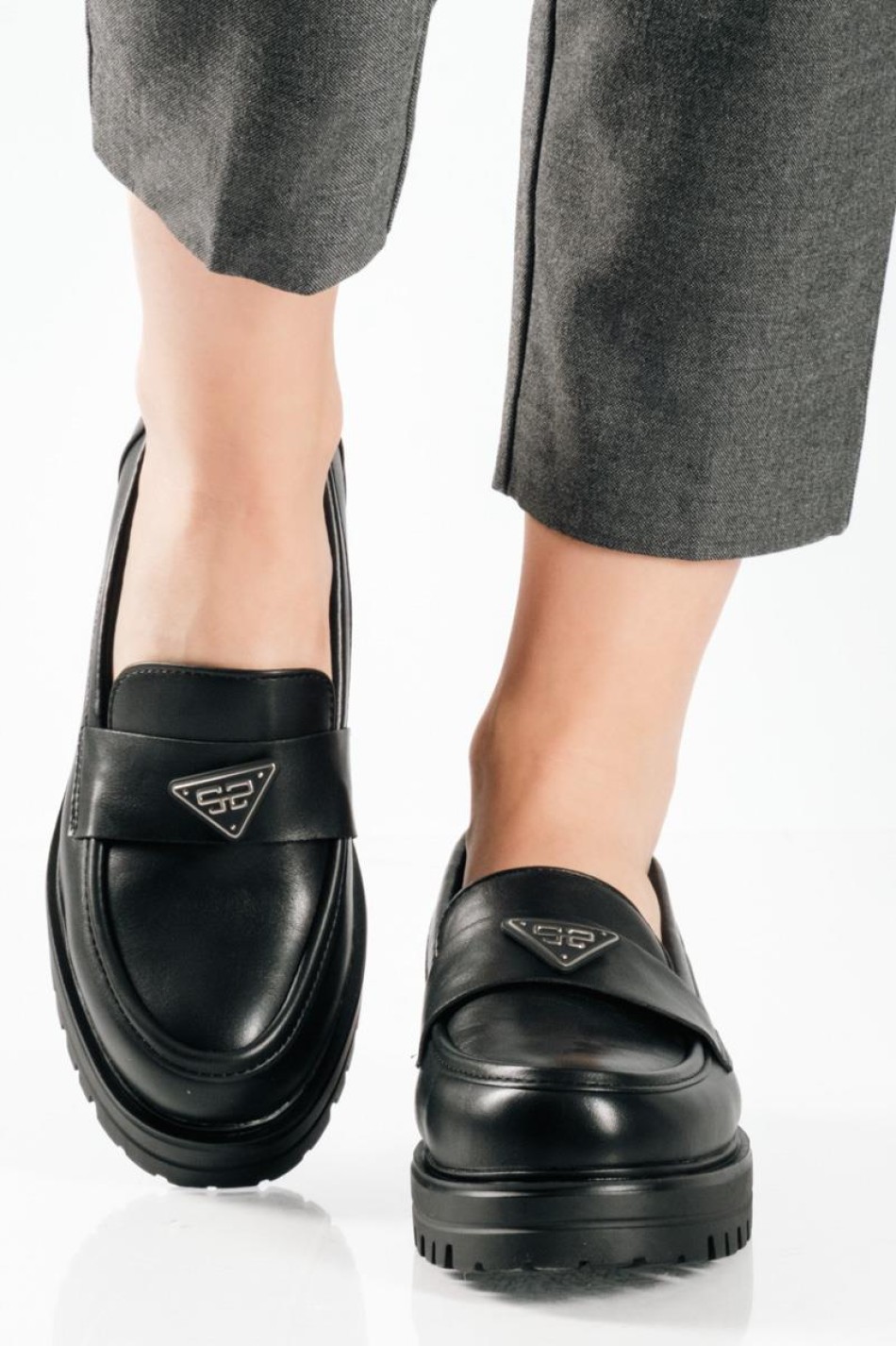 Urban chunky loafers με διακοσμητικό λογότυπο ΜΑΥΡΟ