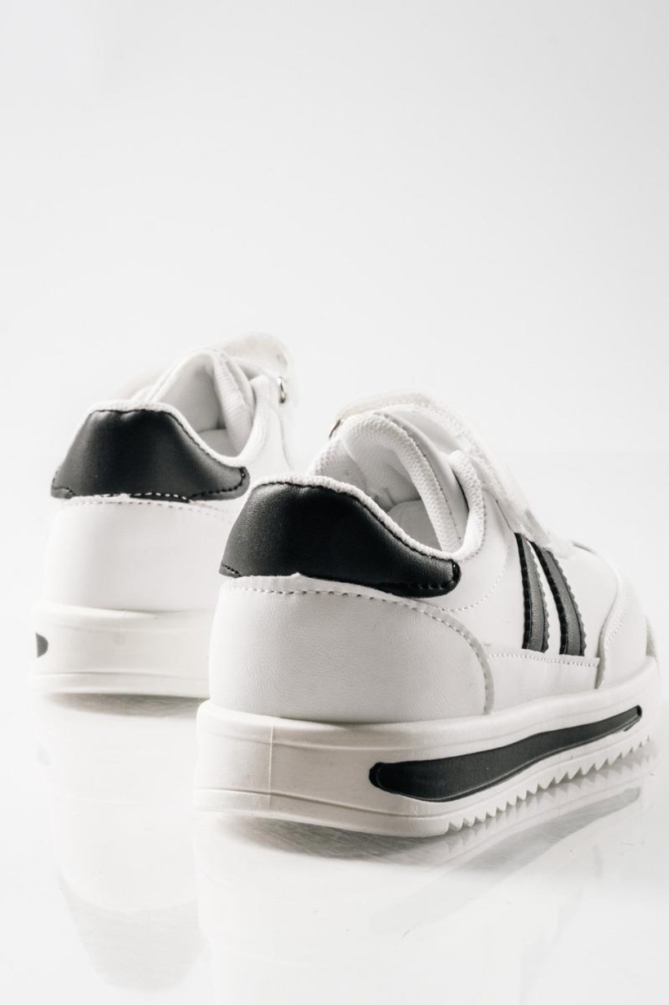 Sneakers για αγόρι με velcro και ελαστικά κορδόνια ΑΣΠΡΟ/ΜΑΥΡΟ Sneakers για αγόρι με velcro και ελαστικά κορδόνια ΑΣΠΡΟ/ΜΑΥΡΟ