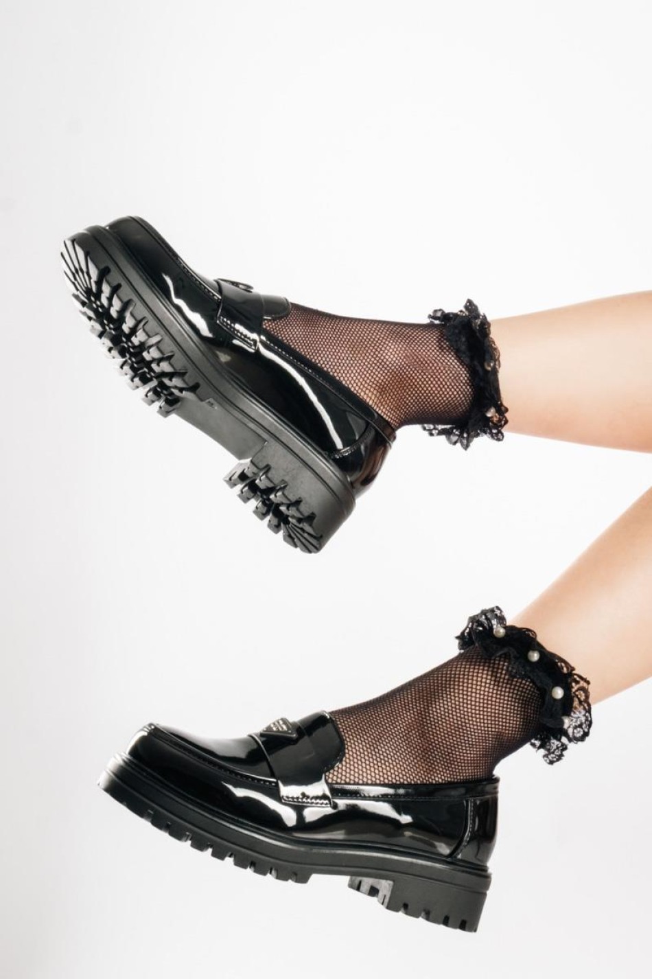 Urban chunky loafers με διακοσμητικό λογότυπο και γυαλιστερή όψη ΜΑΥΡΟ