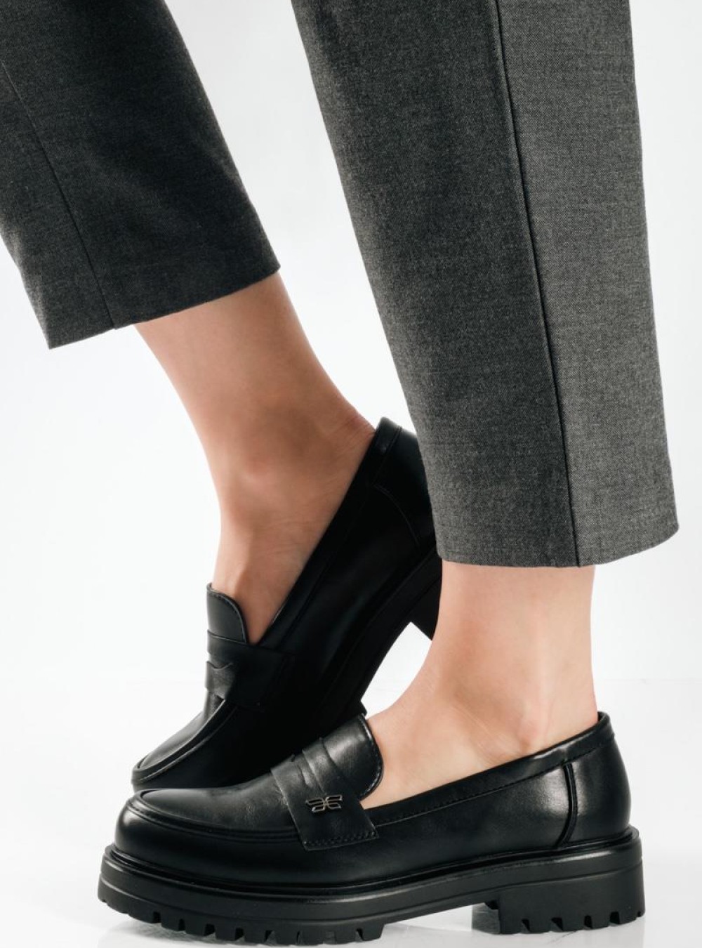 Chunky loafer σε απλή γραμμή και μικρή διακοσμητική πεταλούδα ΜΑΥΡΟ Chunky loafer σε απλή γραμμή και μικρή διακοσμητική πεταλούδα ΜΑΥΡΟ
