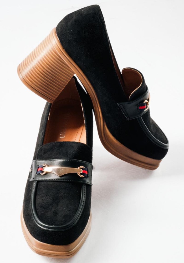 Suede loafers με χοντρό τακούνι ξύλινης όψης και μεταλλική αγκράφα ΜΑΥΡΟ