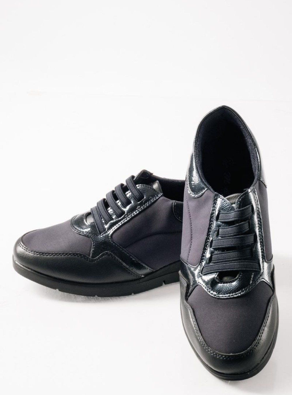 Casual sneakers με ελαστικά κορδόνια και γυαλιστερή λεπτομέρεια ΜΠΛΕ Casual sneakers με ελαστικά κορδόνια και γυαλιστερή λεπτομέρεια ΜΠΛΕ