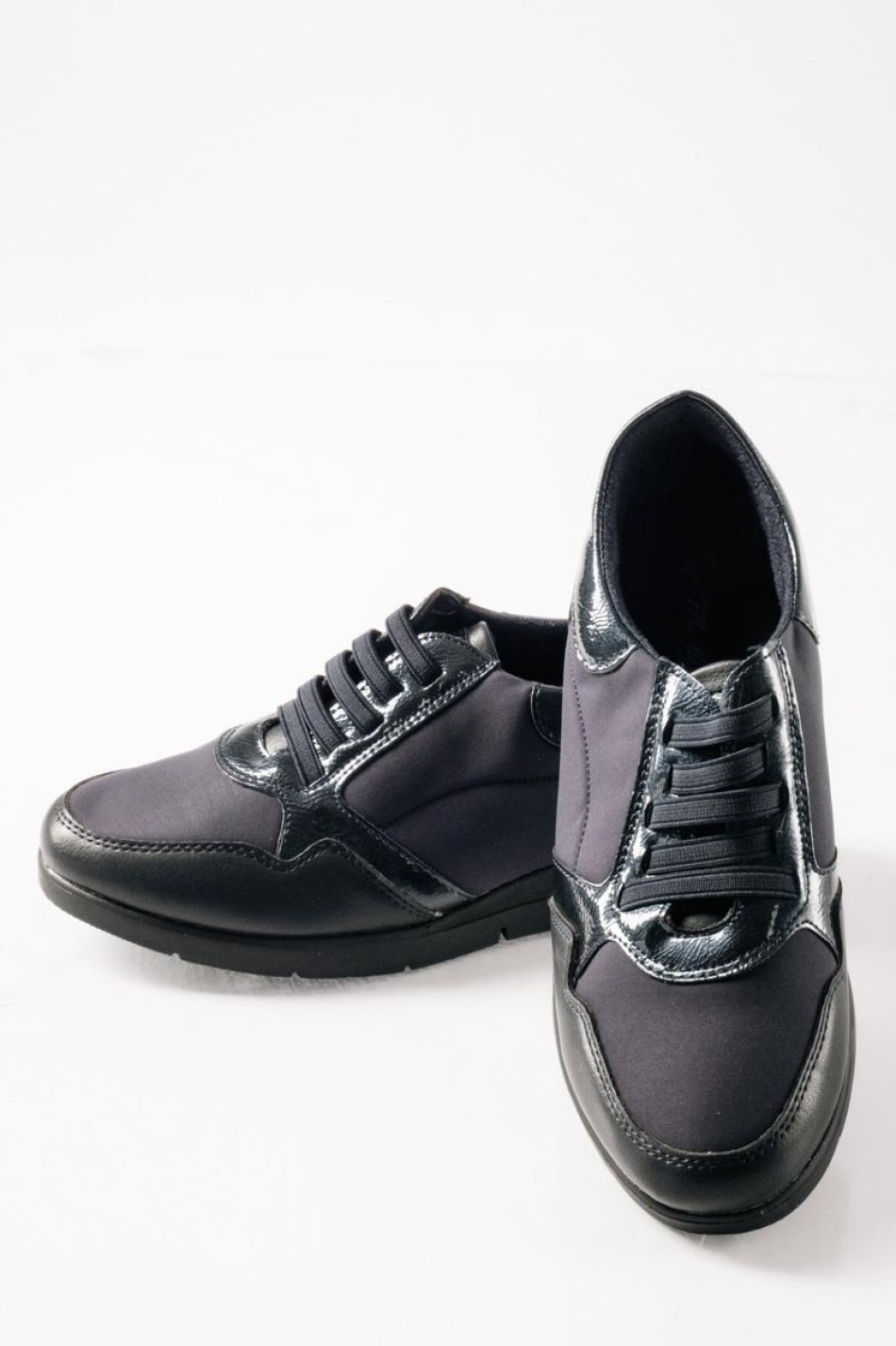 Casual sneakers με ελαστικά κορδόνια και γυαλιστερή λεπτομέρεια ΜΠΛΕ Casual sneakers με ελαστικά κορδόνια και γυαλιστερή λεπτομέρεια ΜΠΛΕ