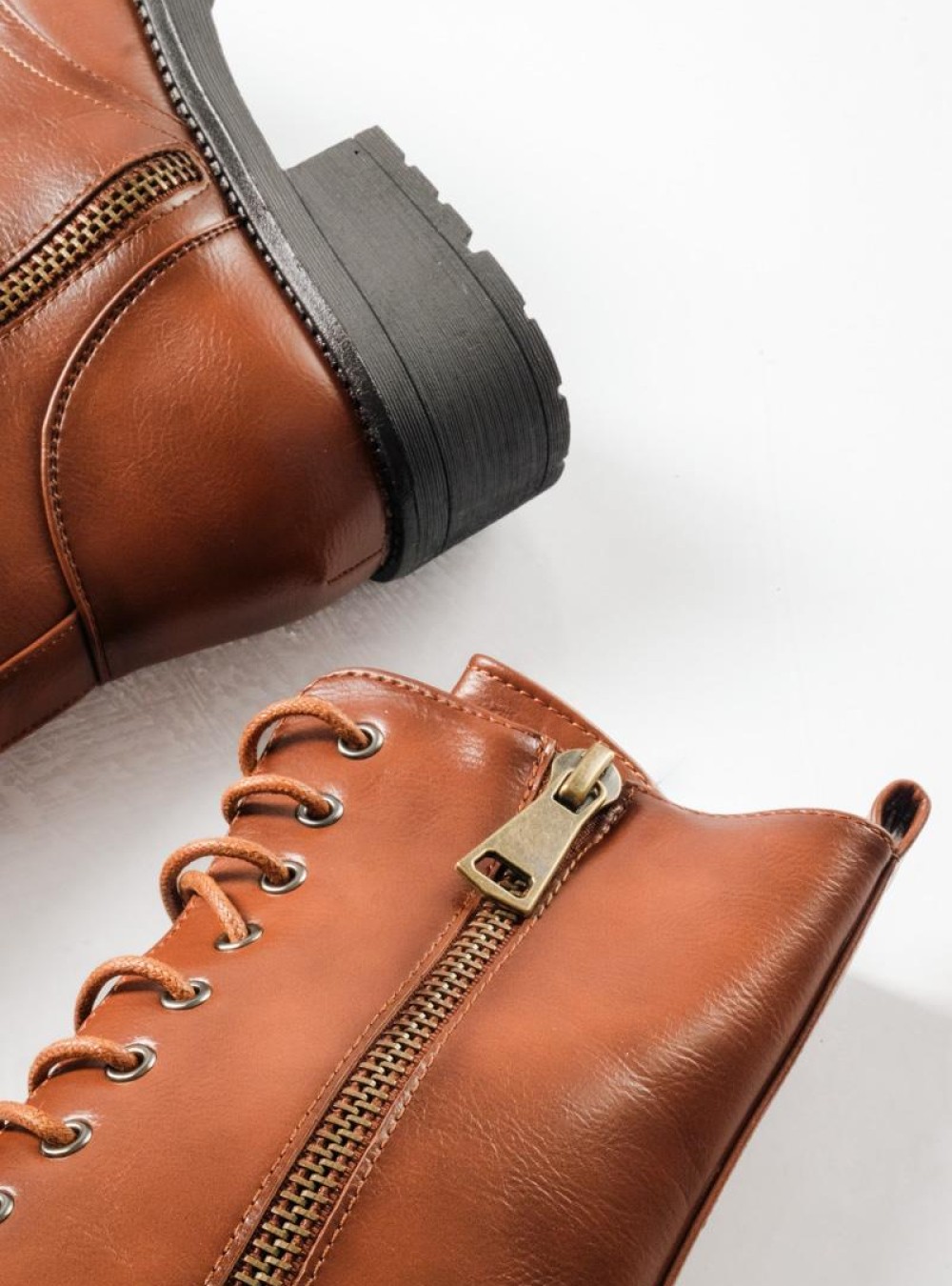 Αρβυλάκια με διακοσμητικό φερμουάρ στο εξωτερικό μέρος ΤΑΜΠΑ Αρβυλάκια με διακοσμητικό φερμουάρ στο εξωτερικό μέρος ΤΑΜΠΑ