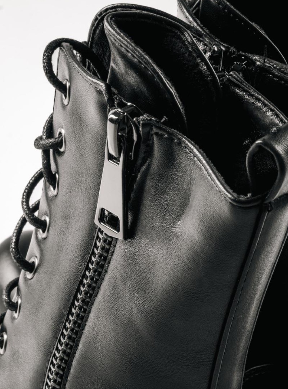 Αρβυλάκια με διακοσμητικό φερμουάρ στο εξωτερικό μέρος ΜΑΥΡΟ Αρβυλάκια με διακοσμητικό φερμουάρ στο εξωτερικό μέρος ΜΑΥΡΟ