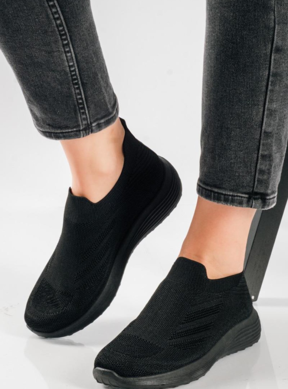 Slip-On γυναικεία sneakers με πλεκτό ελαστικό επάνω μέρος ΜΑΥΡΟ Slip-On γυναικεία sneakers με πλεκτό ελαστικό επάνω μέρος ΜΑΥΡΟ
