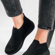 Slip-On γυναικεία sneakers με πλεκτό ελαστικό επάνω μέρος ΜΑΥΡΟ Slip-On γυναικεία sneakers με πλεκτό ελαστικό επάνω μέρος ΜΑΥΡΟ