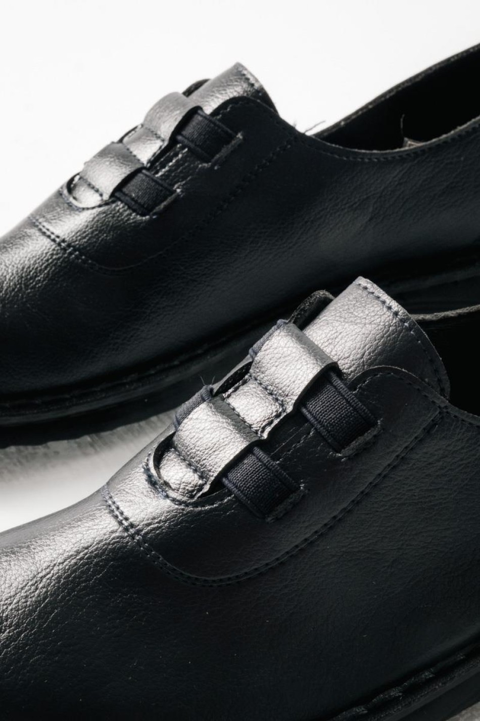 Slip-on γυναικεία παπούτσια με ελαστικά λαστιχάκια στο επάνω μέρος ΜΠΛΕ Slip-on γυναικεία παπούτσια με ελαστικά λαστιχάκια στο επάνω μέρος ΜΠΛΕ