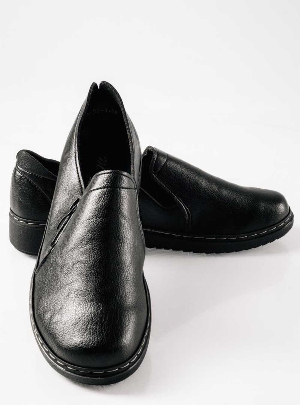 Slip-On γυναικεία ανατομικά παπούτσια με πλαϊνό φερμουάρ ΜΑΥΡΟ