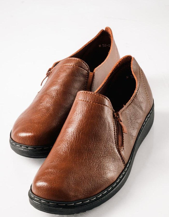 Slip-On γυναικεία ανατομικά παπούτσια με πλαϊνό φερμουάρ ΚΑΦΕ