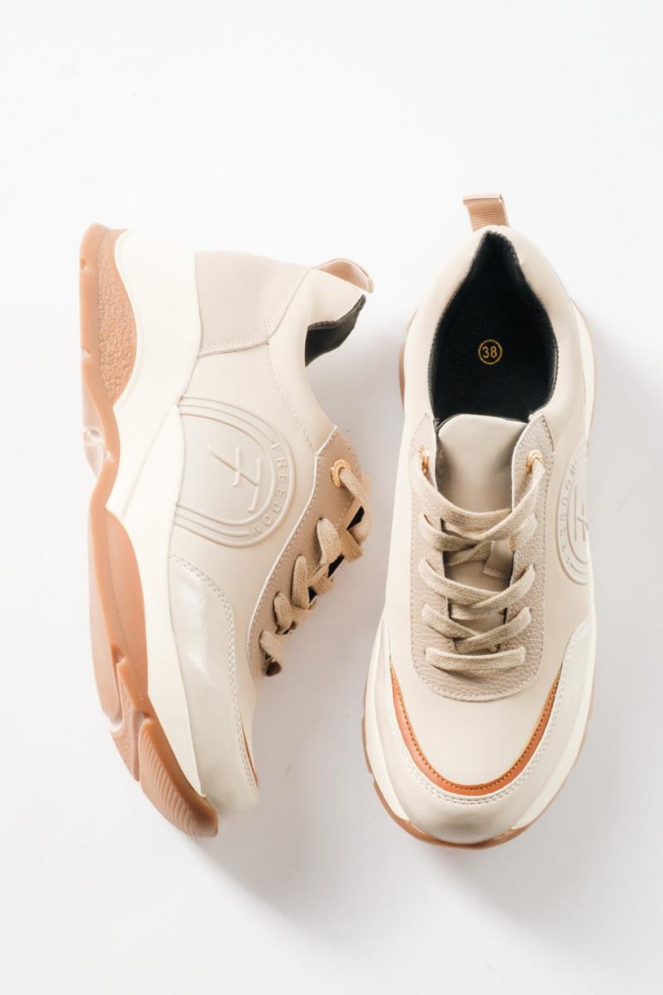 Chunky sneakers σε γήινες αποχρώσεις ΜΠΕΖ Chunky sneakers σε γήινες αποχρώσεις ΜΠΕΖ