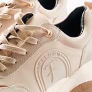 Chunky sneakers σε γήινες αποχρώσεις ΜΠΕΖ Chunky sneakers σε γήινες αποχρώσεις ΜΠΕΖ