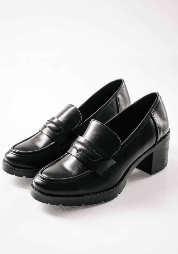 Loafers με χοντρό τακούνι και διακριτική διακοσμητική λεπτομέρεια ΜΑΥΡΟ