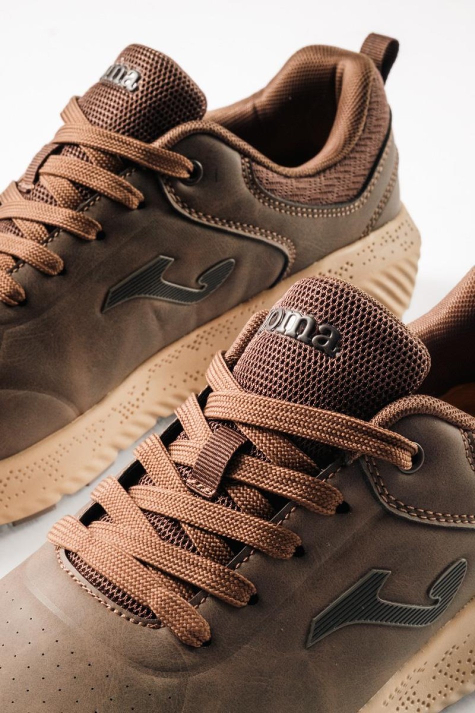 JOMA Ανδρικά sneakers με αδιάβροχο ύφασμα και αντιολισθητική σόλα ΚΑΦΕ