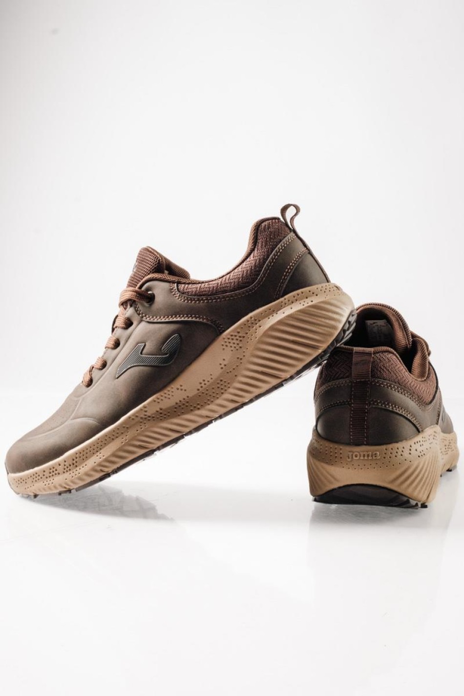 JOMA Ανδρικά sneakers με αδιάβροχο ύφασμα και αντιολισθητική σόλα ΚΑΦΕ JOMA Ανδρικά sneakers με αδιάβροχο ύφασμα και αντιολισθητική σόλα ΚΑΦΕ