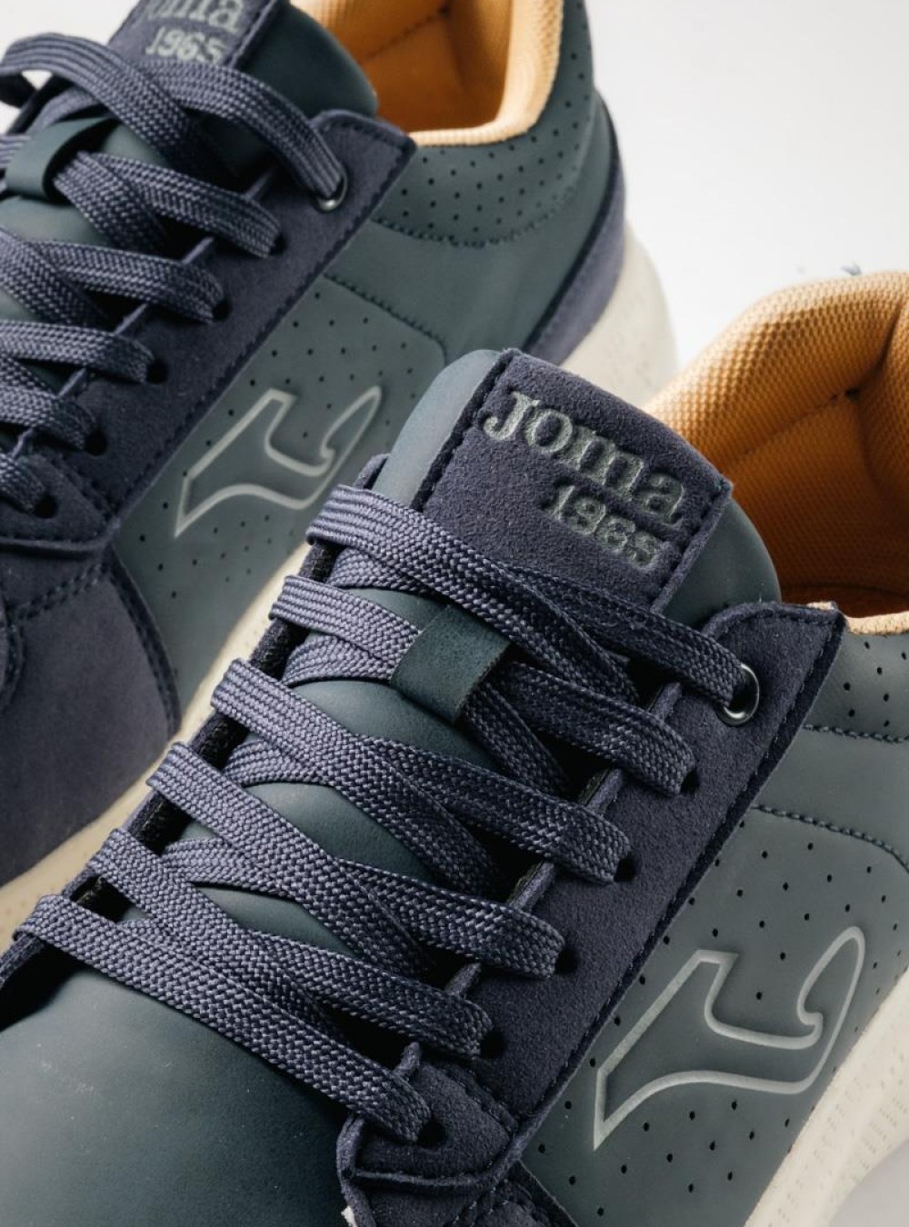 JOMA Aνδρικά sneakers με συνδυασμό υλικών ΜΠΛΕ JOMA Aνδρικά sneakers με συνδυασμό υλικών ΜΠΛΕ