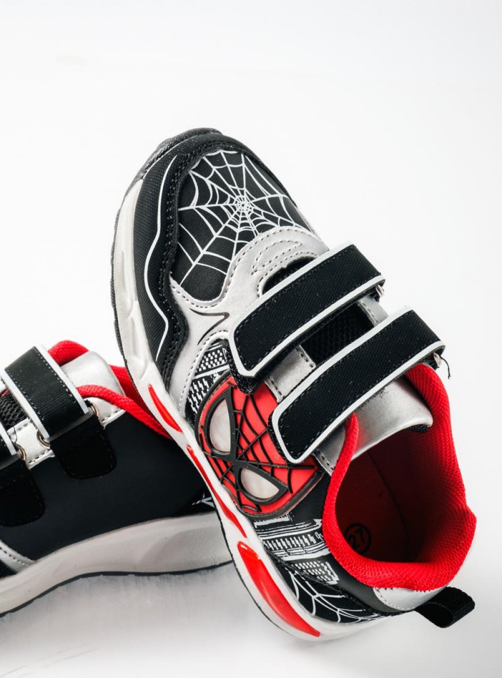 Sneakers για αγόρια με διπλό velcro και φωτάκια στη σόλα ΜΑΥΡΟ Sneakers για αγόρια με διπλό velcro και φωτάκια στη σόλα ΜΑΥΡΟ