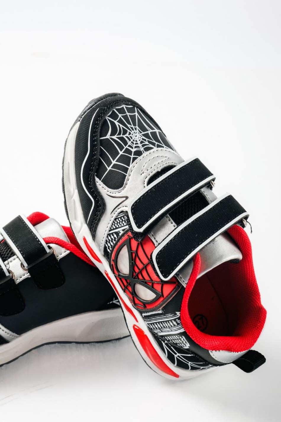 Sneakers για αγόρια με διπλό velcro και φωτάκια στη σόλα ΜΑΥΡΟ Sneakers για αγόρια με διπλό velcro και φωτάκια στη σόλα ΜΑΥΡΟ