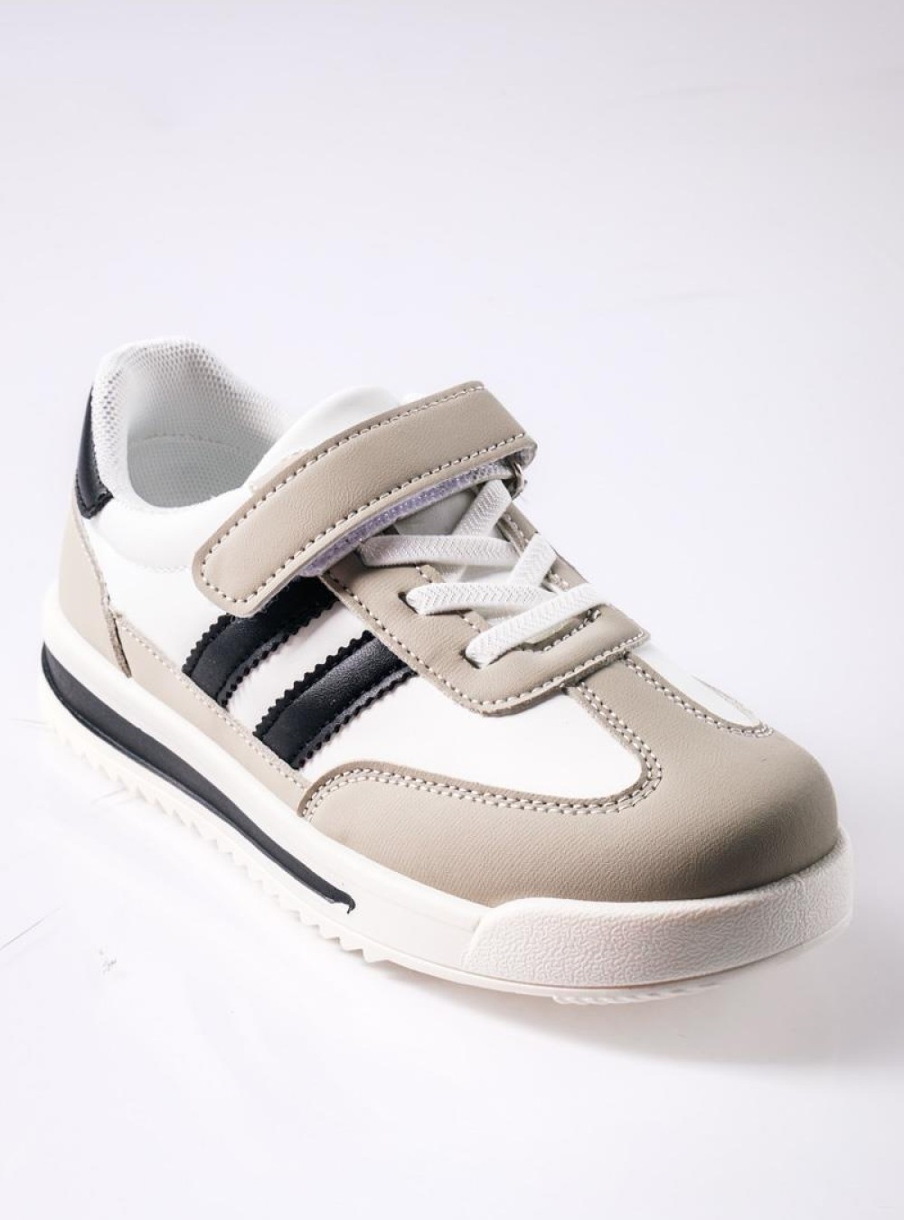 Sneakers για αγόρια με velcro και διπλή ρίγα στο πλάι ΑΣΠΡΟ/ΓΚ Sneakers για αγόρια με velcro και διπλή ρίγα στο πλάι ΑΣΠΡΟ/ΓΚ