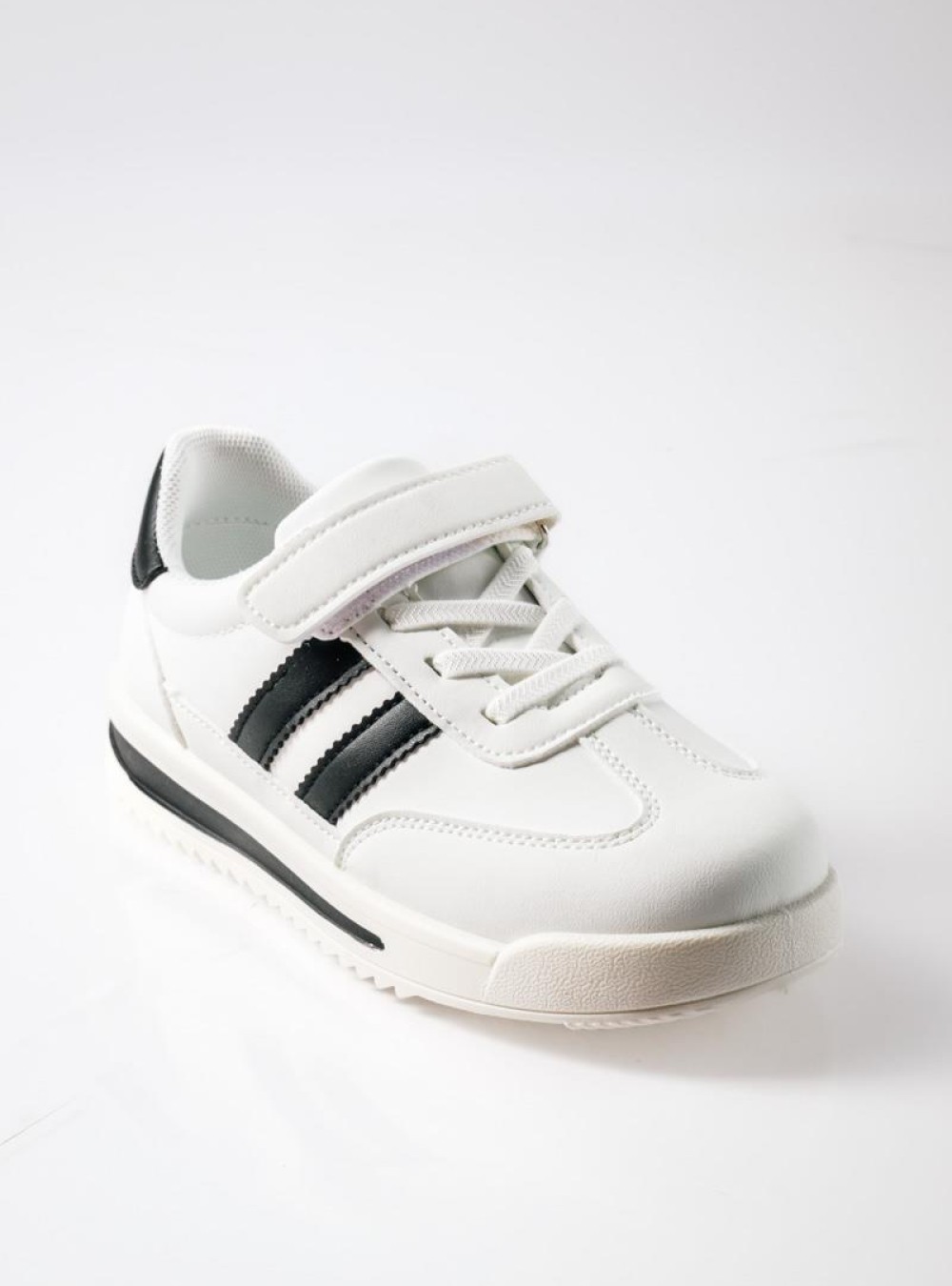 Sneakers για αγόρια με velcro και διπλή ρίγα στο πλάι ΑΣΠΡΟ/ΜΑΥΡΟ