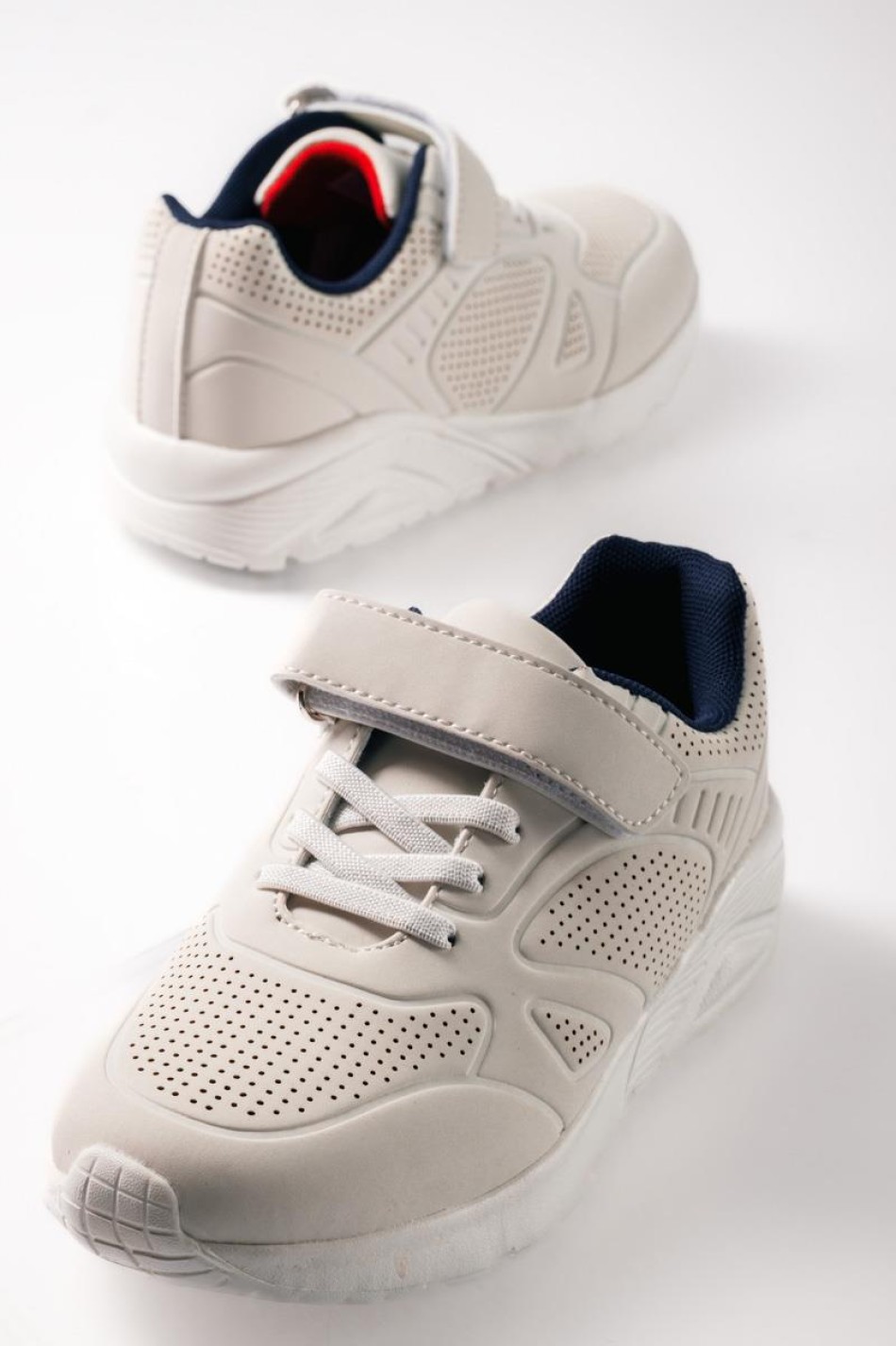 Sneakers για αγόρια με κούμπωμα velcro και ελαστικά κορδόνια ΑΣΠΡΟ/ΜΠΛΕ