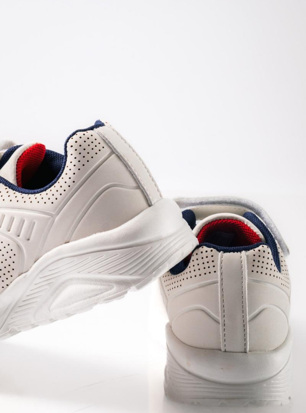 Sneakers για αγόρια με κούμπωμα velcro και ελαστικά κορδόνια ΑΣΠΡΟ/ΜΠΛΕ Sneakers για αγόρια με κούμπωμα velcro και ελαστικά κορδόνια ΑΣΠΡΟ/ΜΠΛΕ
