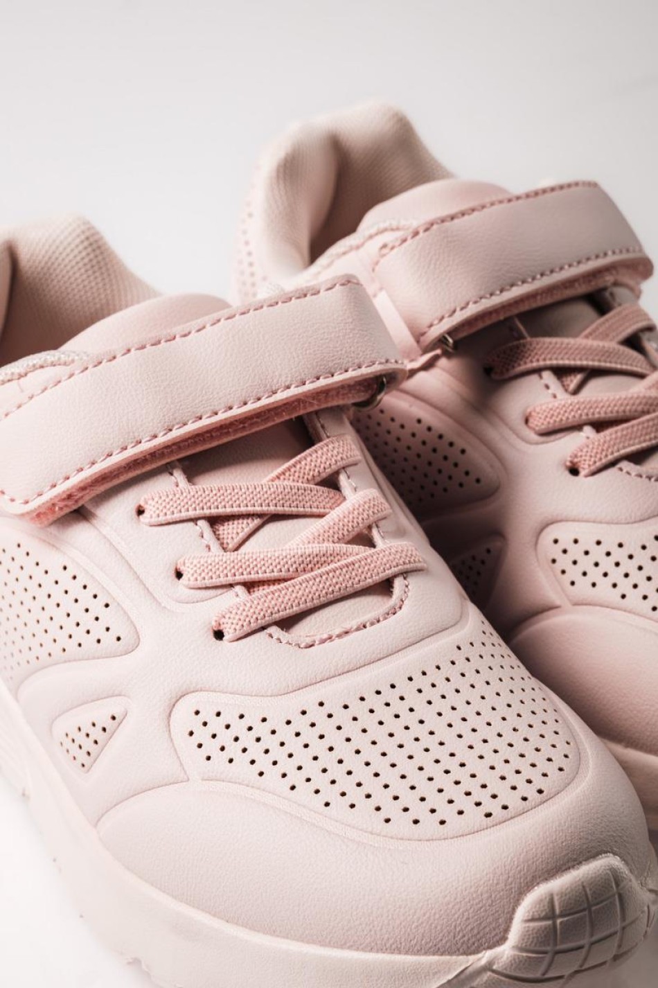 Sneakers για κορίτσια με κούμπωμα velcro και ελαστικά κορδόνια ΡΟΖ Sneakers για κορίτσια με κούμπωμα velcro και ελαστικά κορδόνια ΡΟΖ