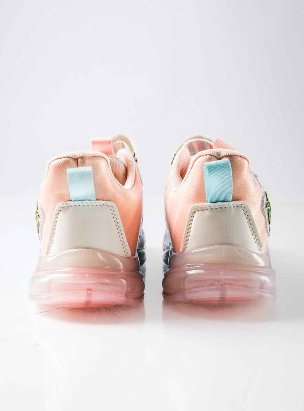 Sneakers για κορίτσι με χρώματα rainbow και διακοσμητικό σχέδιο ΡΟΖ