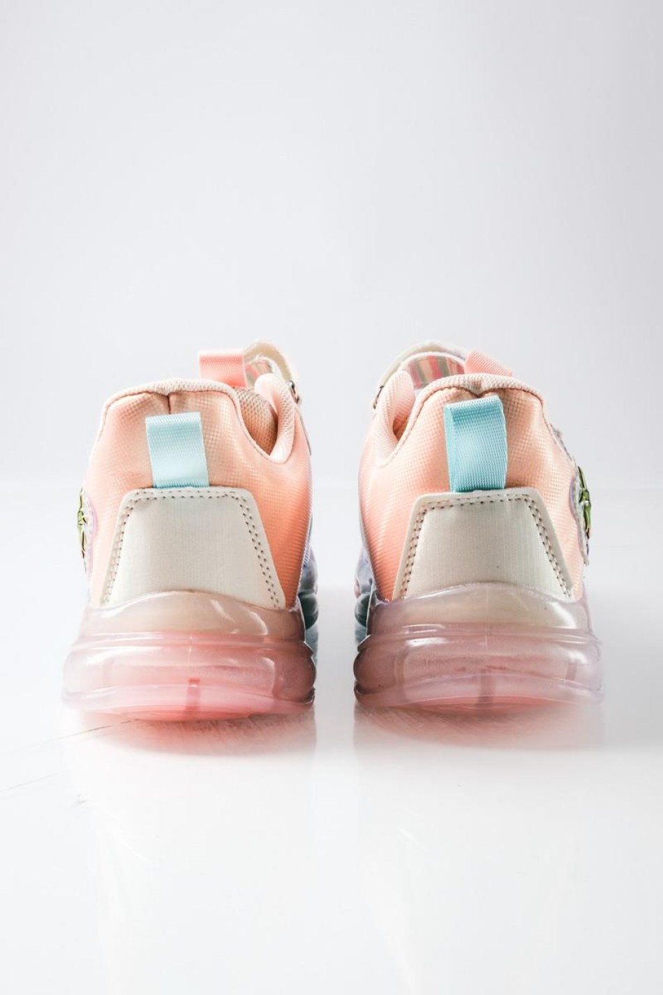 Sneakers για κορίτσι με χρώματα rainbow και διακοσμητικό σχέδιο ΡΟΖ