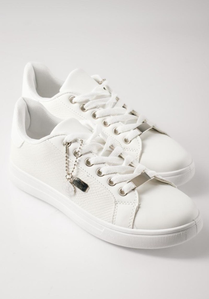 Flat sneakers τύπου tennis με κροκό υφή ΑΣΠΡΟ