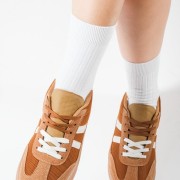 Casual Sneakers με μοντέρνο ρετρό look και σουέτ λεπτομέρειες ΚΑΦΕ