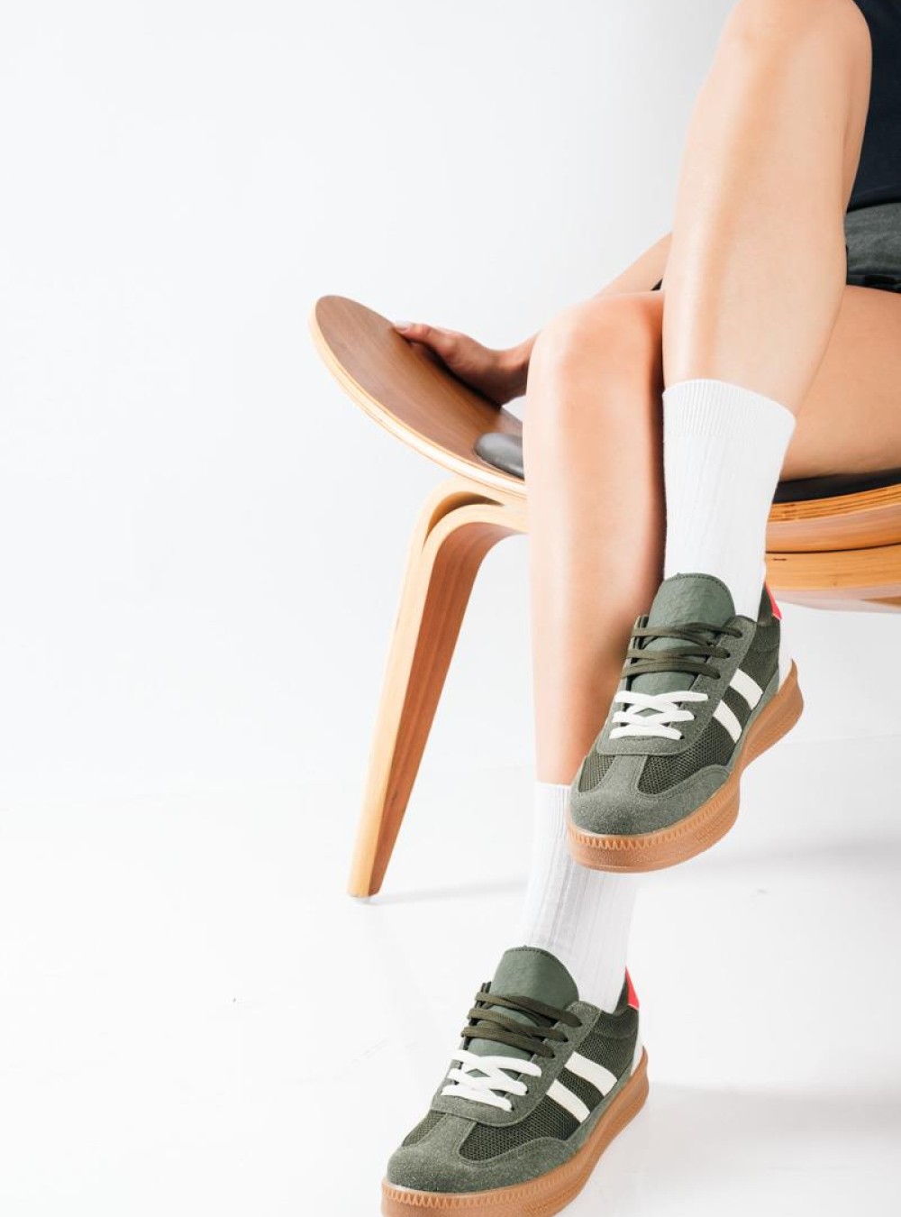 Casual Sneakers με λευκές πλαϊνές ρίγες, δίχτυ και suede επένδυση στο μπροστινό μέρος ΛΑΔΙ Casual Sneakers με λευκές πλαϊνές ρίγες, δίχτυ και suede επένδυση στο μπροστινό μέρος ΛΑΔΙ