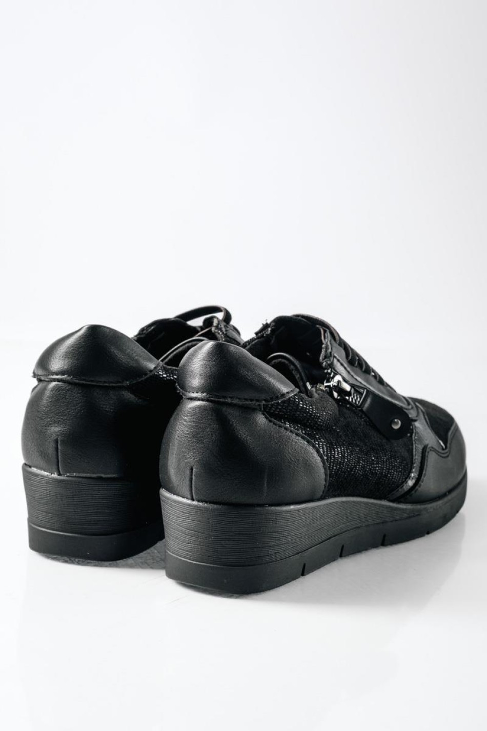 Casual sneakers με ελαστικά κορδόνια και φερμουάρ στο πλάι ΜΑΥΡΟ Casual sneakers με ελαστικά κορδόνια και φερμουάρ στο πλάι ΜΑΥΡΟ