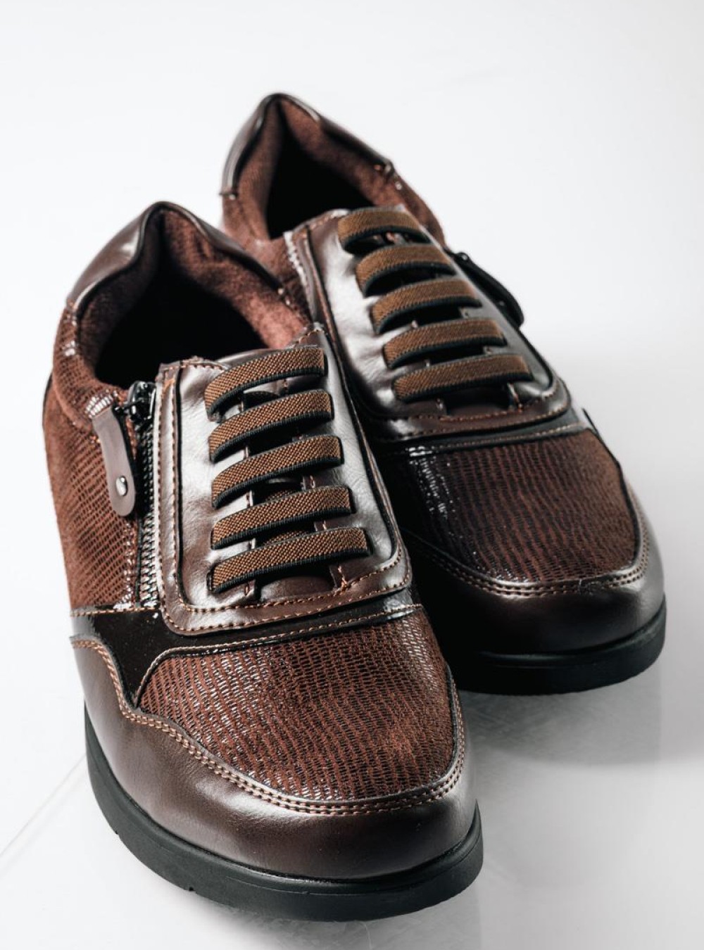 Casual sneakers με ελαστικά κορδόνια και φερμουάρ στο πλάι ΚΑΦΕ Casual sneakers με ελαστικά κορδόνια και φερμουάρ στο πλάι ΚΑΦΕ