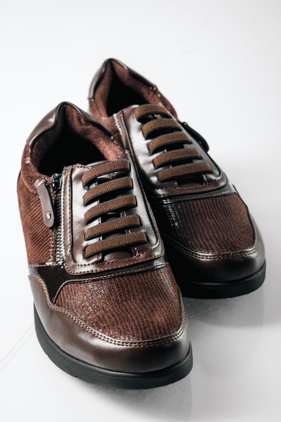 Casual sneakers με ελαστικά κορδόνια και φερμουάρ στο πλάι ΚΑΦΕ Casual sneakers με ελαστικά κορδόνια και φερμουάρ στο πλάι ΚΑΦΕ