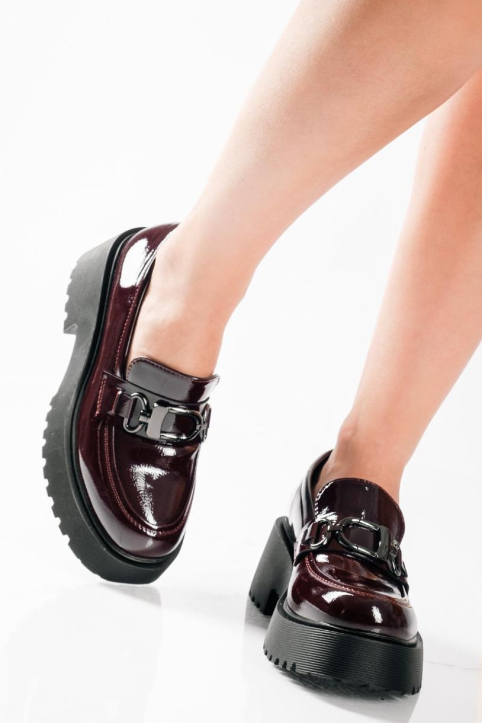 Λουστρίνι loafers με τρακτερωτή chunky σόλα ΜΠΟΡΝΤΩ